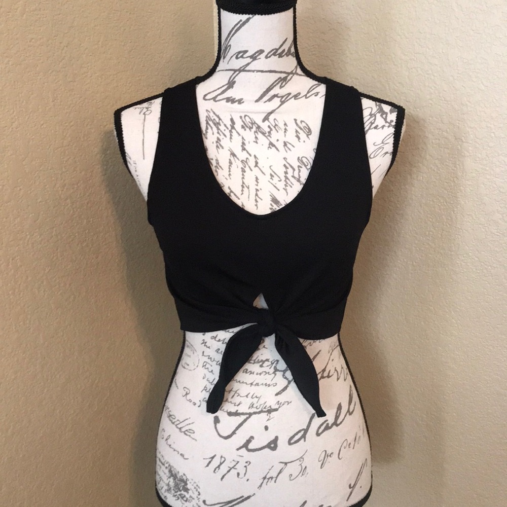 ❣️Bundle 3 for $15❣️Black Crop Tie Top